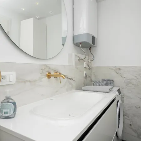 Lejlighed Stunning In With Kitchen *